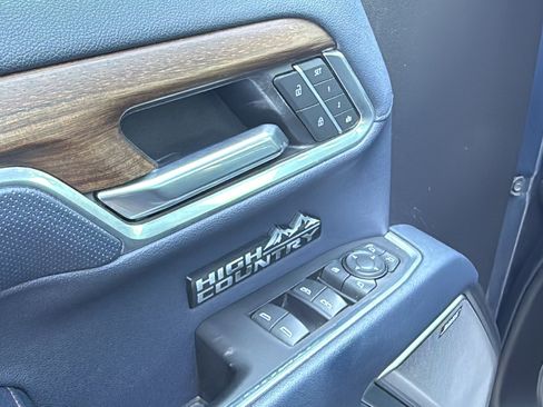 Used 2022 Chevrolet Silverado 1500 High Country w/ High Country Premium Package image 12