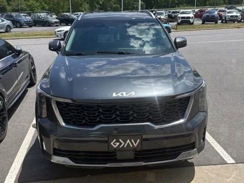 Used 2024 Kia Sorento S AWD/4WD image 2
