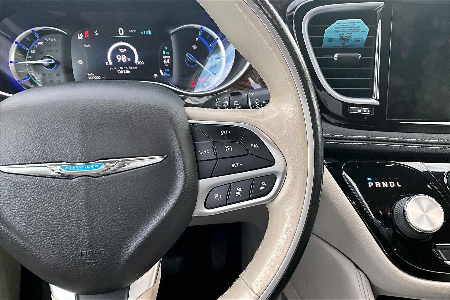 Used 2021 Chrysler Pacifica Limited w/ Uconnect Theater Family Group FWD image 17