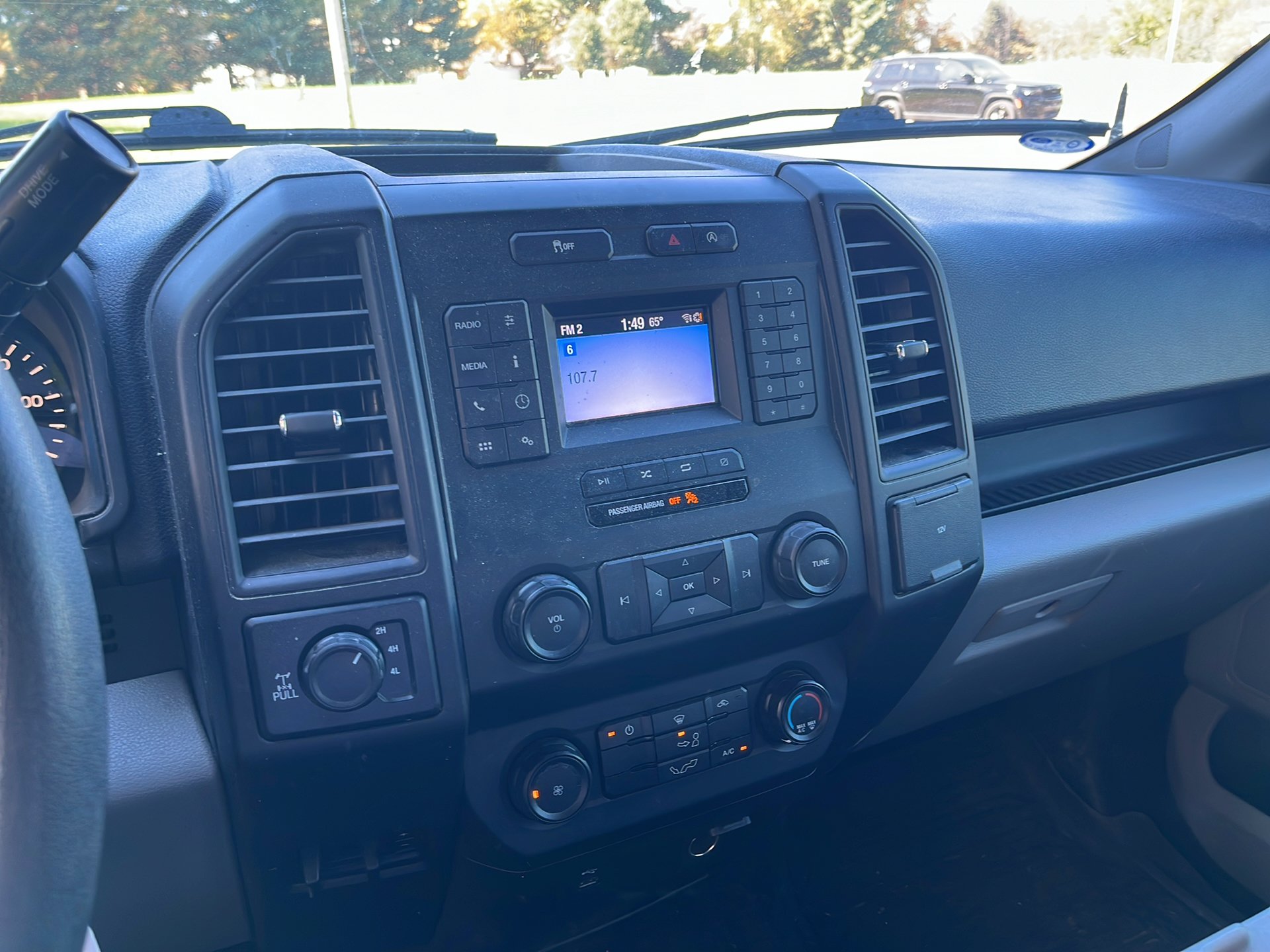 Used 2020 Ford F150 XL w/ Equipment Group 101A Mid AWD/4WD image 13