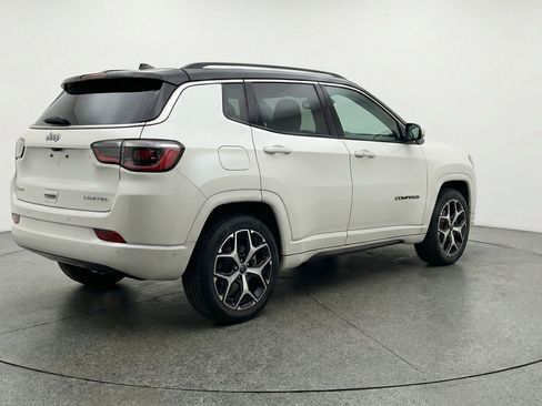 Used 2025 Jeep Compass Limited AWD/4WD image 9