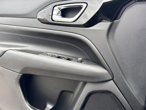 New 2026 Jeep Compass Latitude AWD/4WD image 17