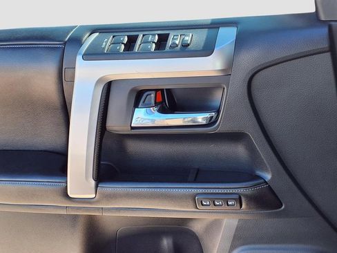 Used 2015 Toyota 4Runner Limited image 18