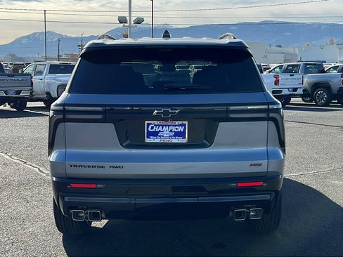 New 2026 Chevrolet Traverse RS image 6