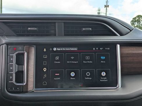 Used 2024 GMC Yukon Denali Ultimate AWD/4WD image 24