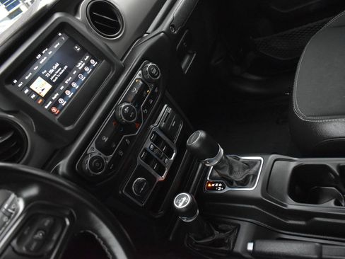 Used 2021 Jeep Gladiator Sport image 22
