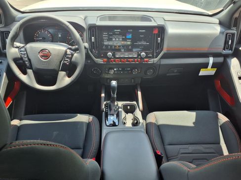 New 2025 Nissan Frontier PRO-4X w/ Pro Convenience Package image 10