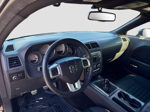 Used 2012 Dodge Challenger R/T image 24