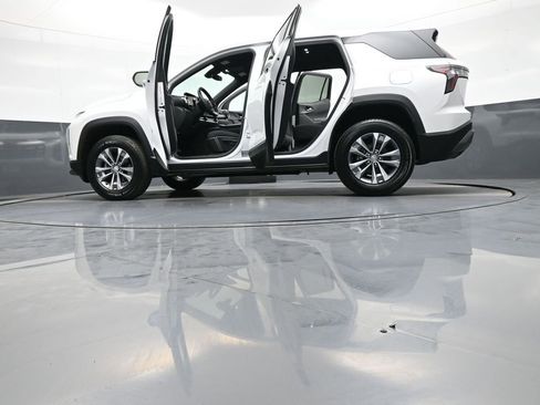Used 2025 Chevrolet Equinox LT FWD image 47