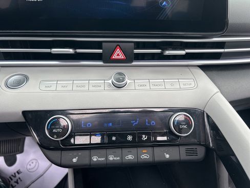 Certified 2026 Hyundai Elantra Limited FWD image 29