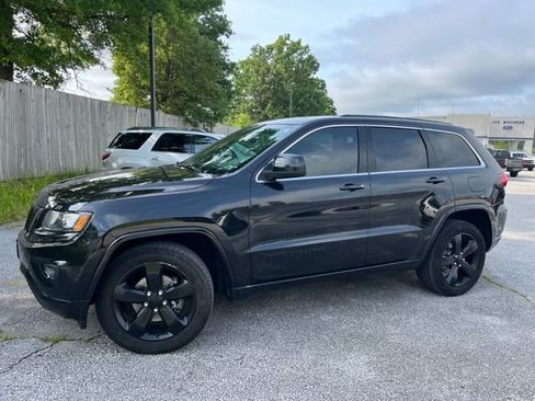 Used 2015 Jeep Grand Cherokee Altitude AWD/4WD image 1