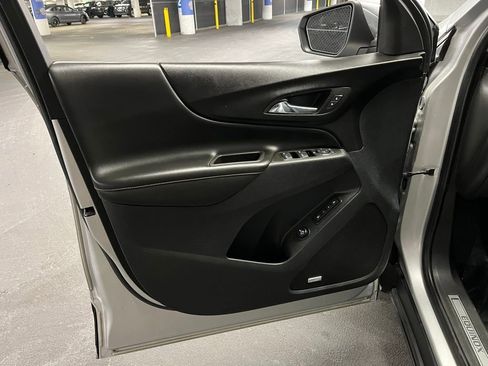 Used 2021 Chevrolet Equinox Premier image 16