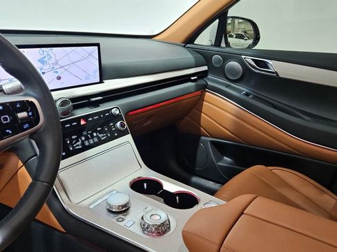 Used 2025 Genesis GV80 2.5T Prestige image 36