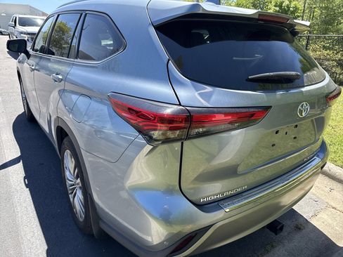 Used 2020 Toyota Highlander Platinum image 6