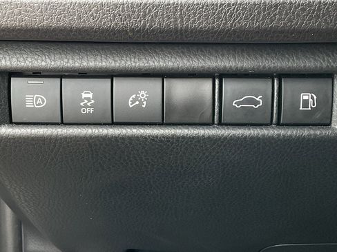 Used 2025 Toyota Camry LE image 25