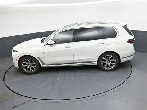 Used 2025 BMW X7 xDrive40i image 21