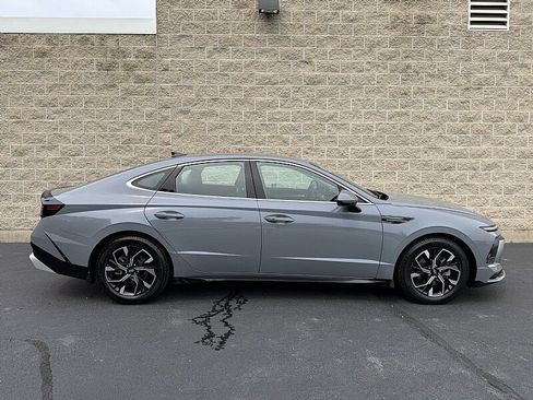 Used 2025 Hyundai Sonata SEL AWD/4WD image 2