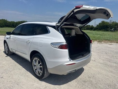 Used 2024 Buick Enclave Premium FWD image 4