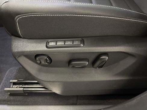 New 2026 Volkswagen Atlas Cross Sport SEL R-Line image 4