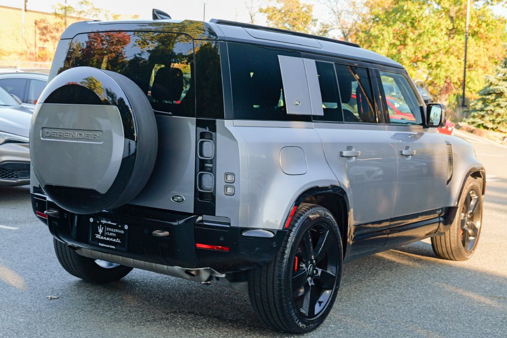 Used 2023 Land Rover Defender 110 X AWD/4WD image 7