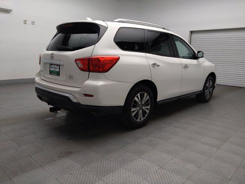 Used 2019 Nissan Pathfinder SV image 9