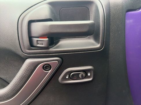 Used 2018 Jeep Wrangler Unlimited Sahara image 14