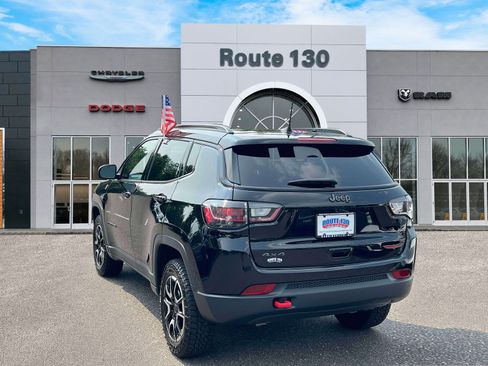 Used 2025 Jeep Compass Trailhawk w/ Trailhawk Elite Group AWD/4WD image 3