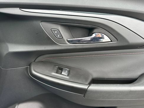 Used 2023 Chevrolet TrailBlazer RS w/ Sun and Liftgate Package FWD image 19