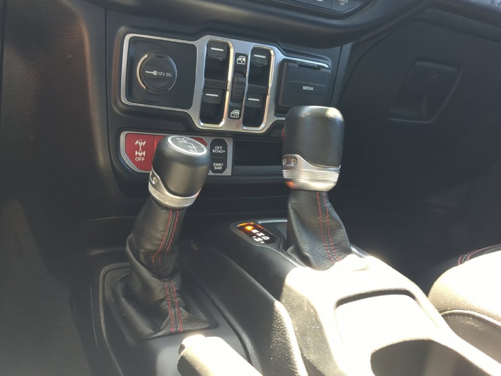 Used 2021 Jeep Wrangler Unlimited Rubicon w/ Uconnect 4C Nav & Sound Group AWD/4WD image 17