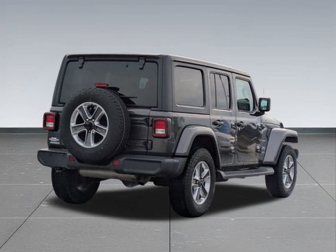Used 2019 Jeep Wrangler Unlimited Sahara image 7