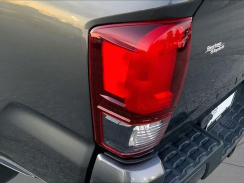 Used 2019 Toyota Tacoma TRD Sport RWD image 27