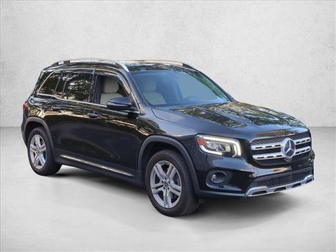 Used 2020 Mercedes-Benz GLB 250 image 3