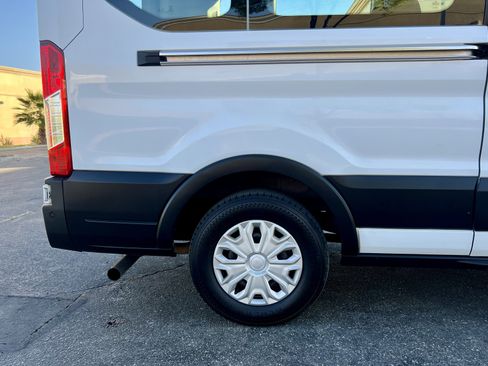 Used 2021 Ford Transit 350 XLT image 22