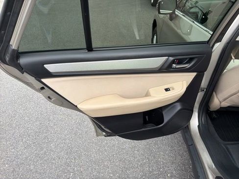 Used 2016 Subaru Outback 2.5i Premium AWD/4WD image 30