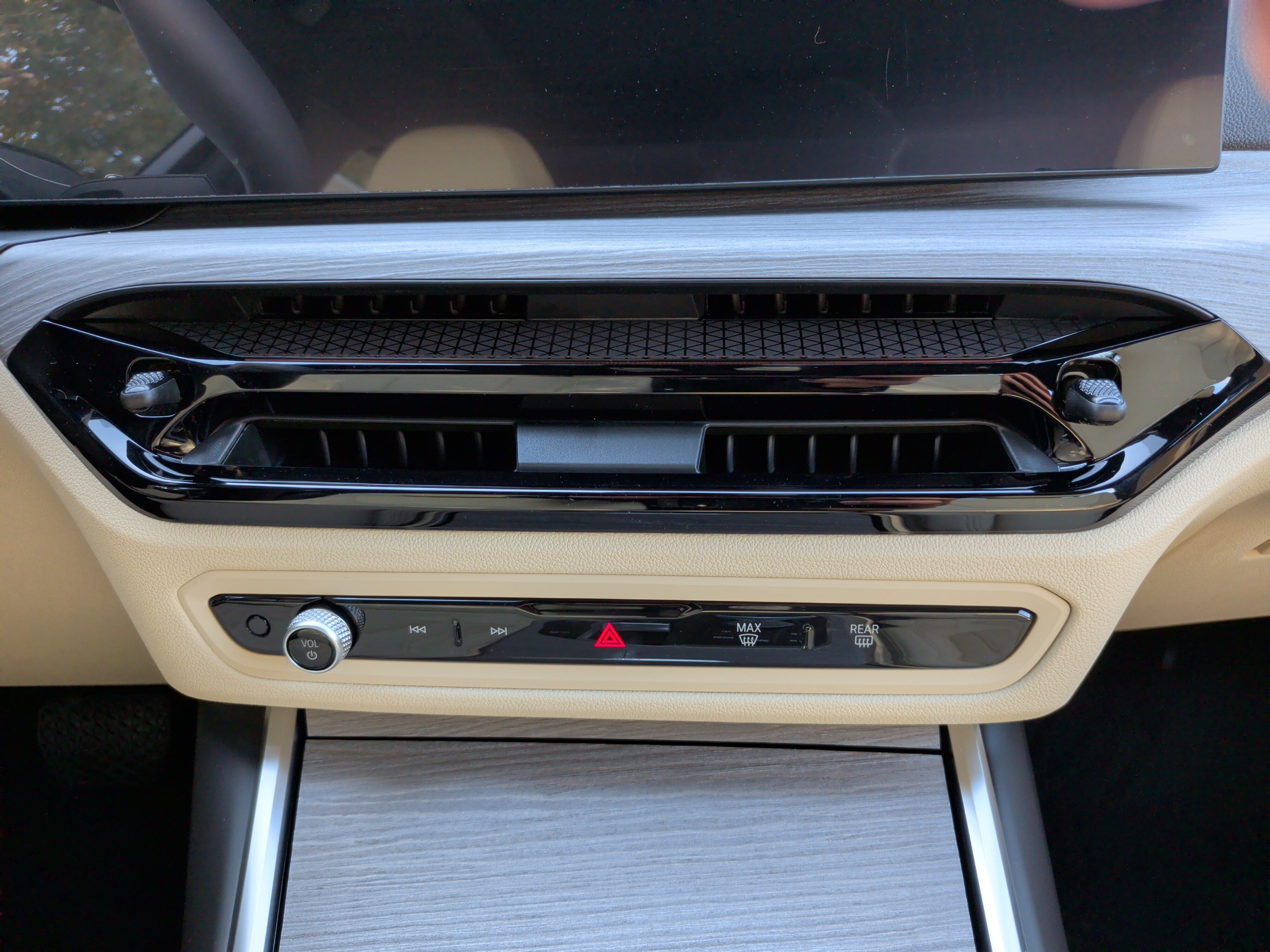 Certified 2026 BMW 330i Sedan w/ Premium Package RWD image 31
