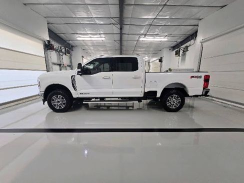 Used 2024 Ford F250 Lariat w/ FX4 Off-Road Package AWD/4WD image 6