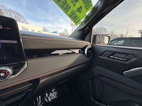 Certified 2024 Chevrolet Colorado Z71 w/ LPO, Dark Essentials Package image 23