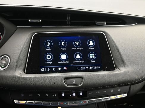 Used 2023 Cadillac XT4 Premium Luxury image 18