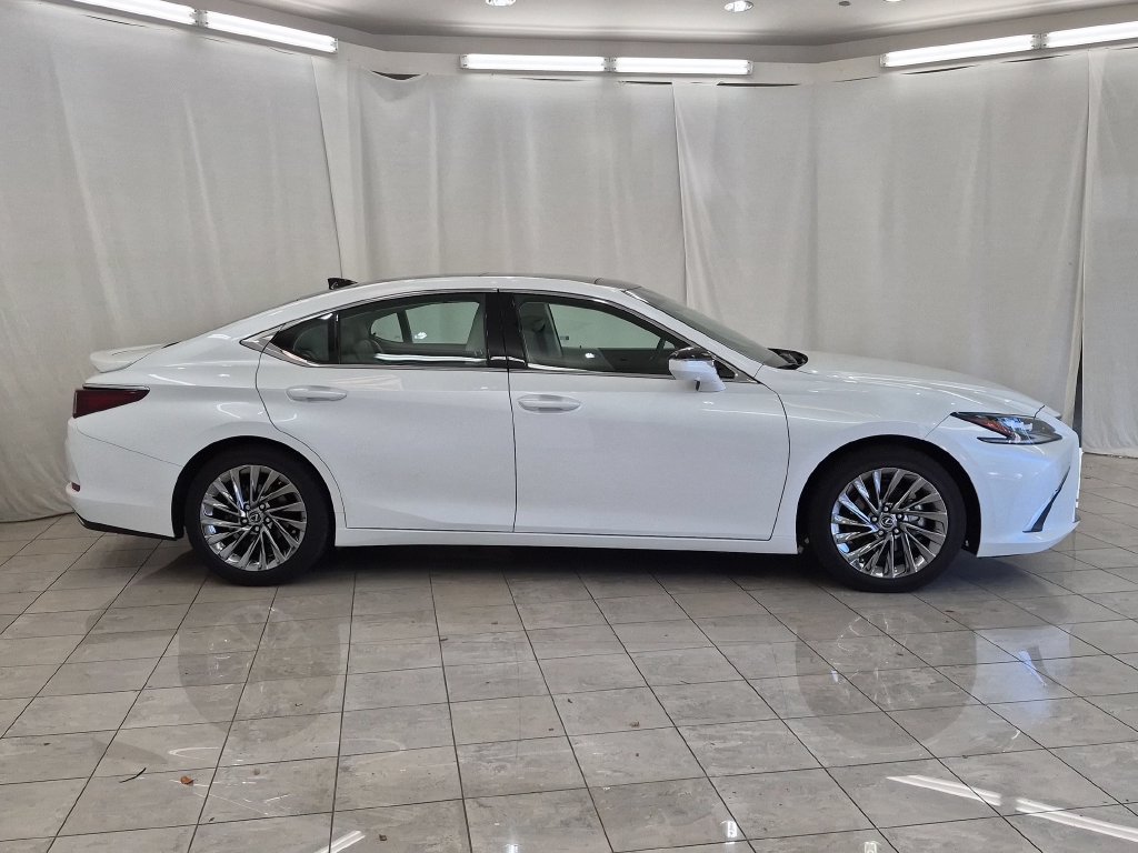 Used 2025 Lexus ES 350 Ultra Luxury w/ Accessory Package (Z1) FWD image 11
