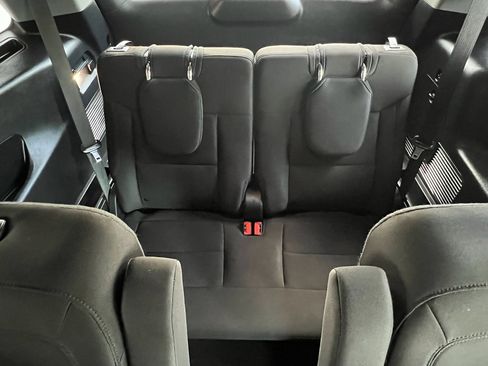 Used 2022 Ford Explorer XLT image 33