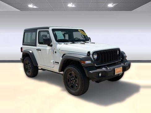 Used 2025 Jeep Wrangler Sport AWD/4WD image 7
