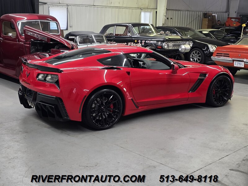 Used 2015 Chevrolet Corvette Z06 w/ 3LZ Preferred Equipment Group RWD image 2