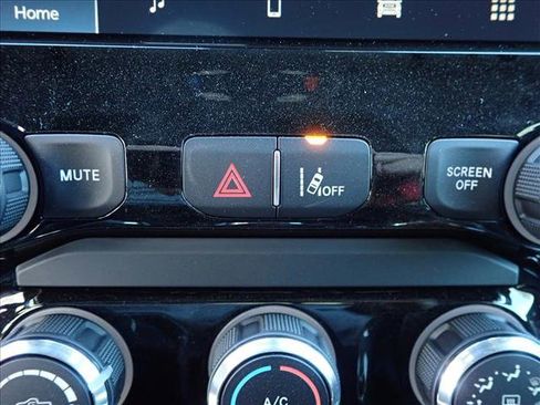 New 2026 RAM 1500 Express AWD/4WD image 17
