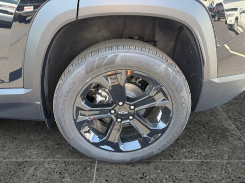 New 2026 Chevrolet Equinox LT w/ Convenience Package II AWD/4WD image 9