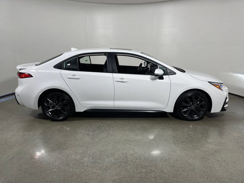 Certified 2025 Toyota Corolla SE FWD image 2