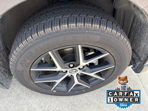 Used 2018 Toyota RAV4 SE w/ Power Extra Value Package AWD/4WD image 11