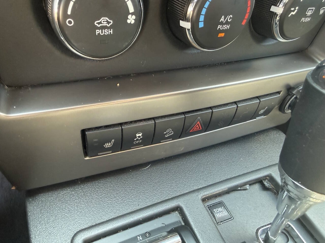 Used 2012 Jeep Liberty Sport AWD/4WD image 29
