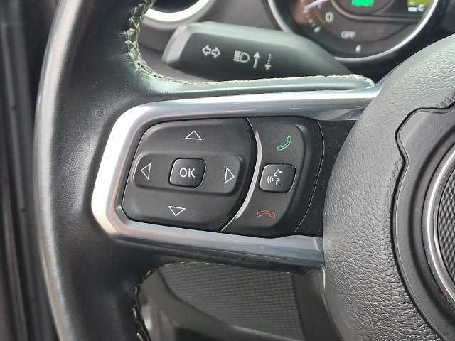 Used 2022 Jeep Wrangler Unlimited Sahara AWD/4WD image 7