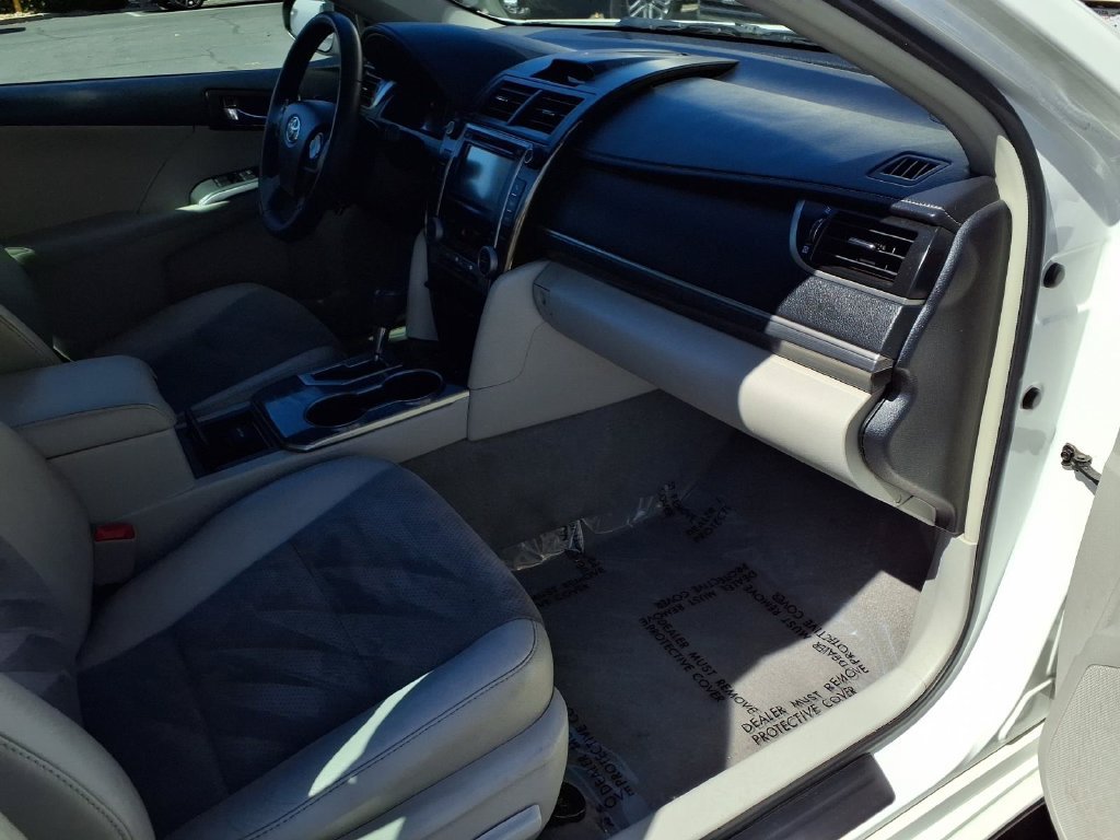 Used 2012 Toyota Camry XLE w/ Leather Pkg FWD image 33