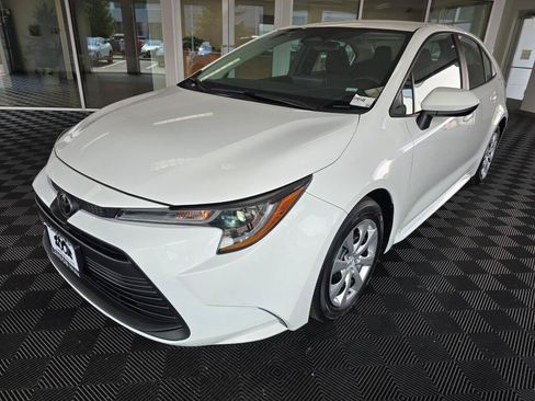 Used 2024 Toyota Corolla LE FWD image 7